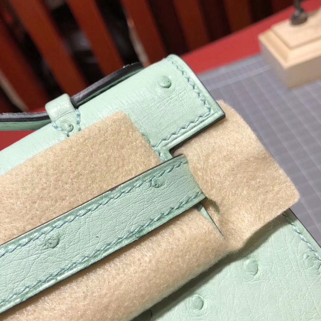 爱马仕新款包包 Hermes Minikelly Pochette冰淇淋绿顶级鸵鸟皮迷你凯莉包 金扣