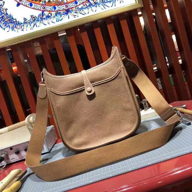 爱马仕包包价格 Hermes Evelyne28CM 金棕色顶级Togo牛皮伊芙林包