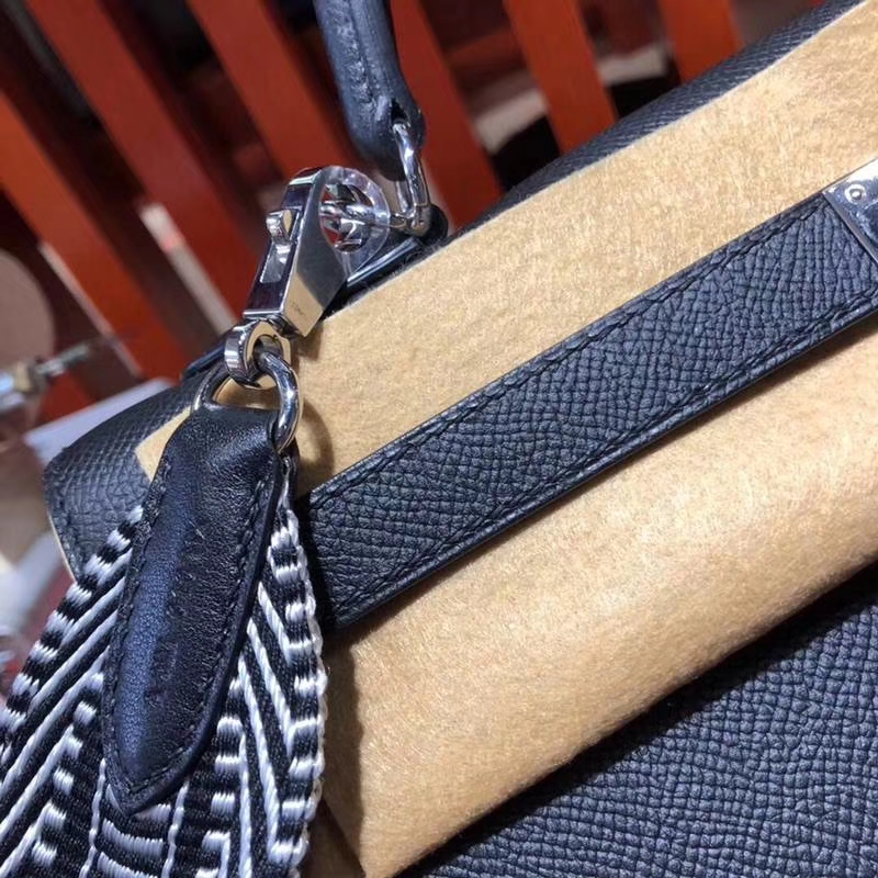 爱马仕外缝凯莉包 Hermes黑色Epsom牛皮Kelly28CM 搭配新款织带 银扣