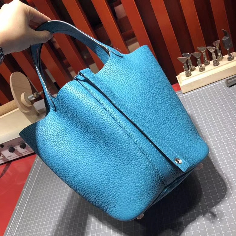 Hermes包包官网 爱马仕孔雀蓝进口Clemence牛皮菜篮子包Picotin18cm 银扣