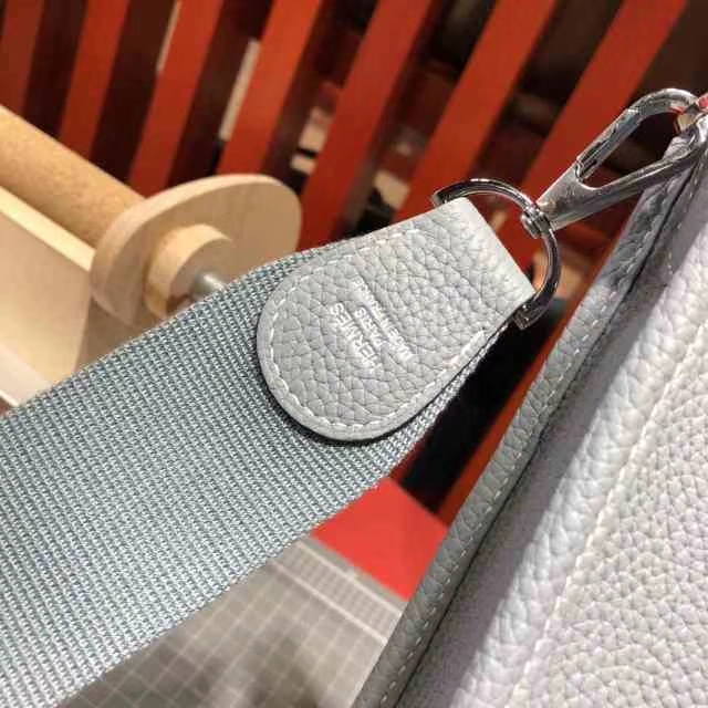 爱马仕伊芙林包 Hermes Evelyne28CM 亚麻蓝原厂Togo牛皮 银扣
