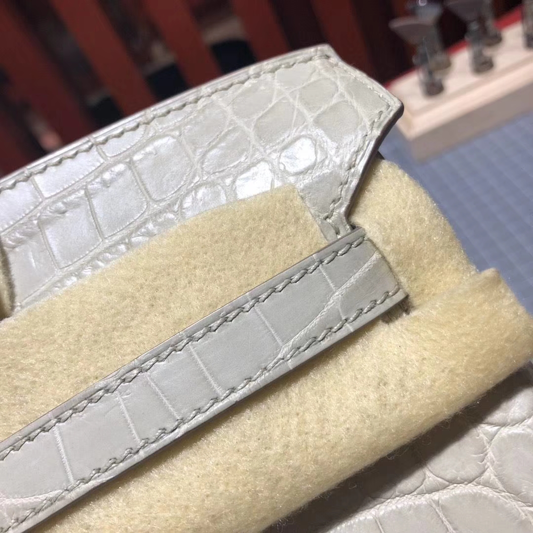Hermes Birkin25CM 爱马仕8L奶油白雾面尼罗鳄鱼皮铂金包 金扣