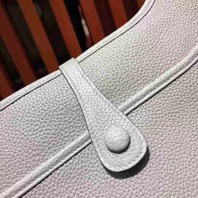 爱马仕伊芙林包 Hermes Evelyne28CM 风衣灰顶级Togo牛皮斜挎包