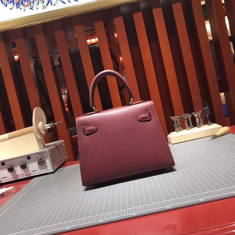 爱马仕凯莉包价格 Hermes爱马仕红CC55大耳朵凯莉包Kelly20CM 金扣