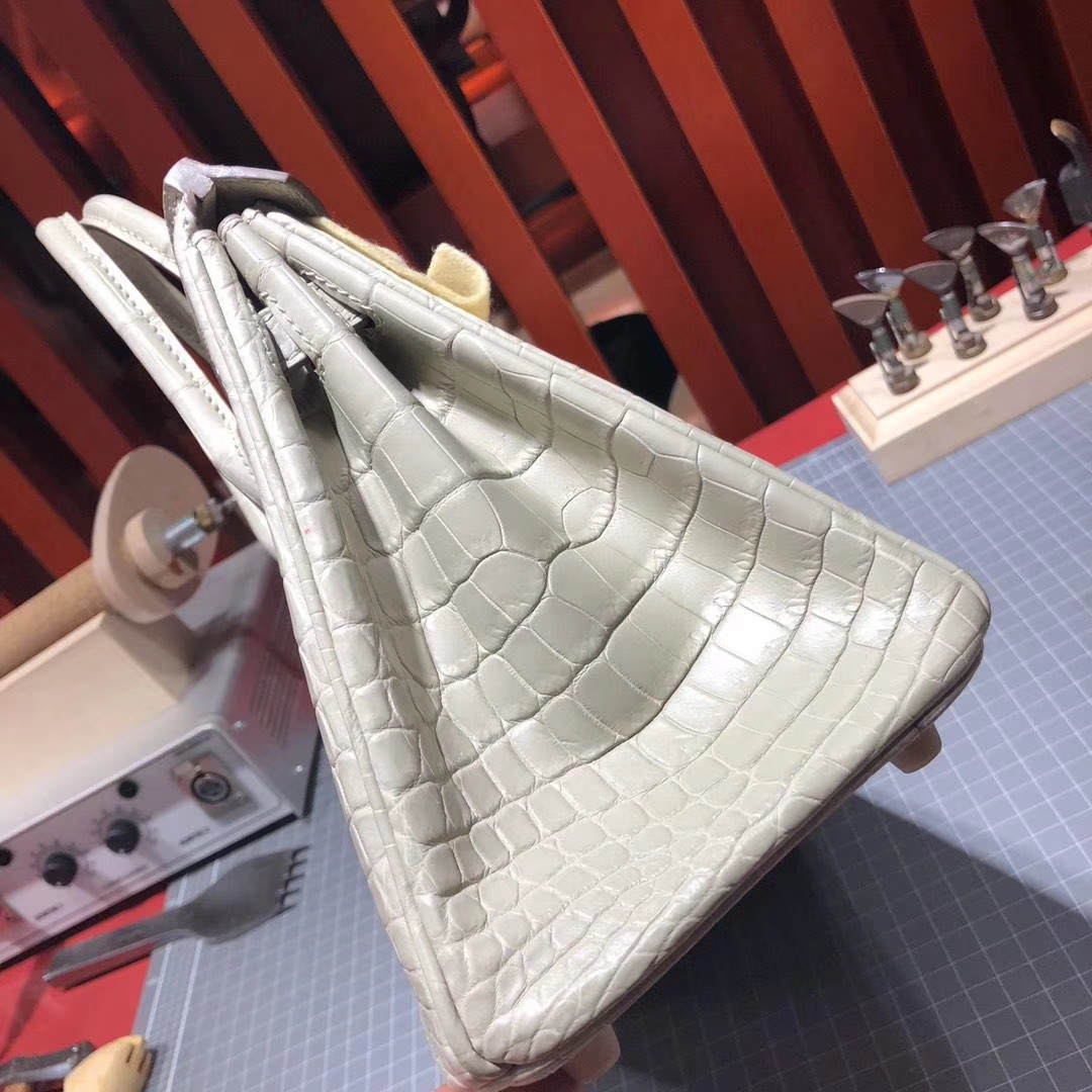 Hermes Birkin25CM 爱马仕8L奶油白雾面尼罗鳄鱼皮铂金包 金扣