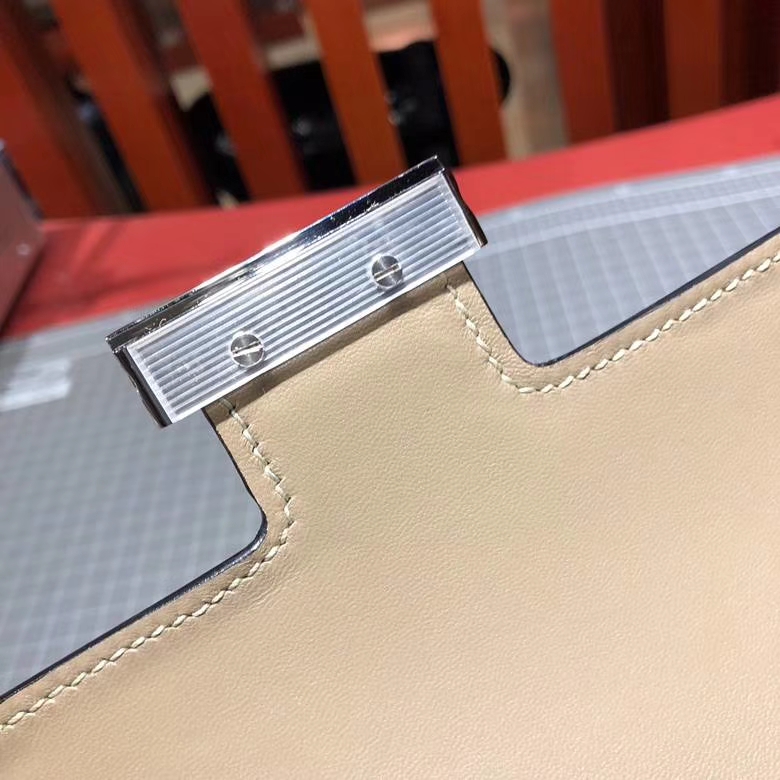 Hermes包包官网 爱马仕原厂Epsom牛皮空姐包Constance24CM 斑鸠灰银扣