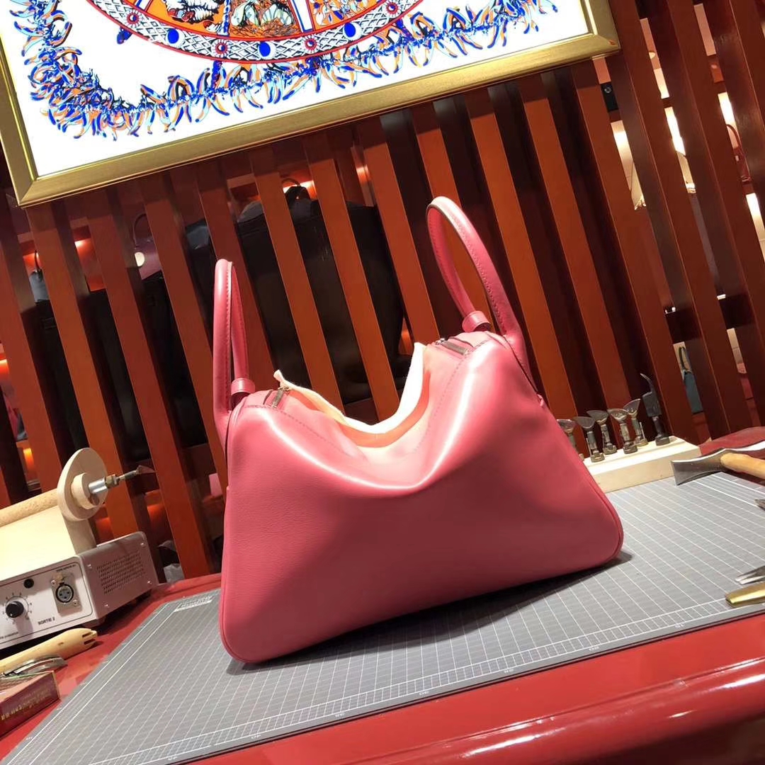 爱马仕琳迪包 Hermes Lindy30CM 8W唇膏粉原厂Swift牛皮 银扣