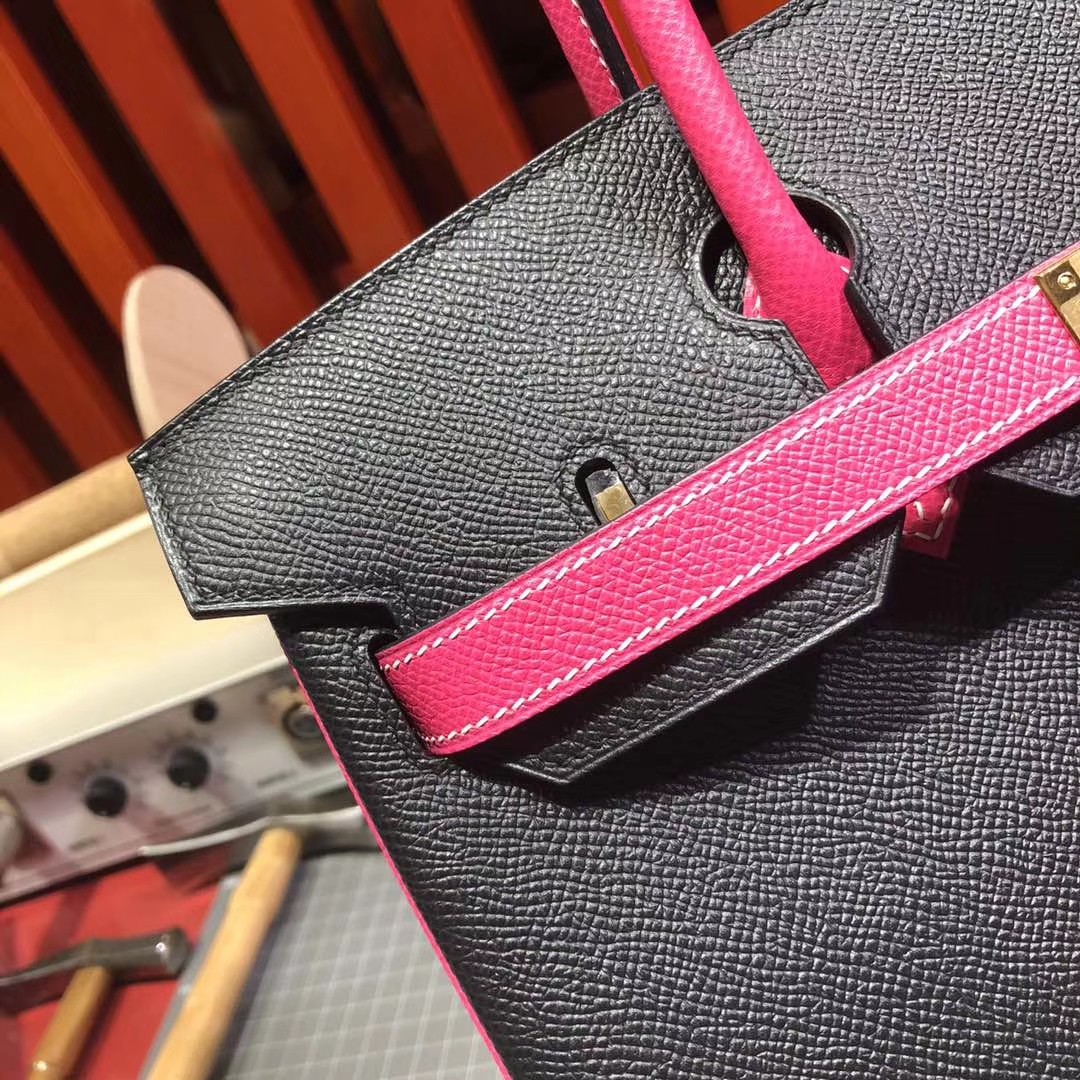 Hermes包包官网 爱马仕黑色拼玫红原厂十字纹牛皮Birkin30铂金包 金扣