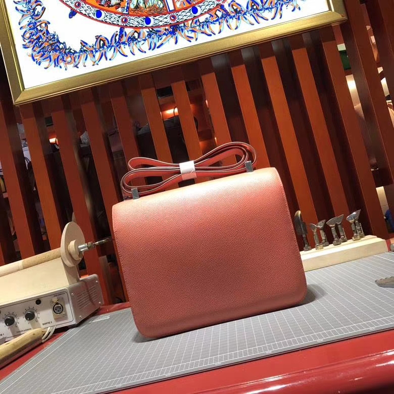 Hermes Constance24CM 爱马仕龙虾粉顶级Epsom牛皮康斯坦包 银扣