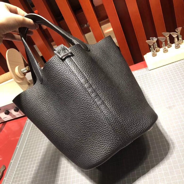 爱马仕菜篮子包 Hermes黑色Clemence牛皮Picotin水桶包18CM 银扣