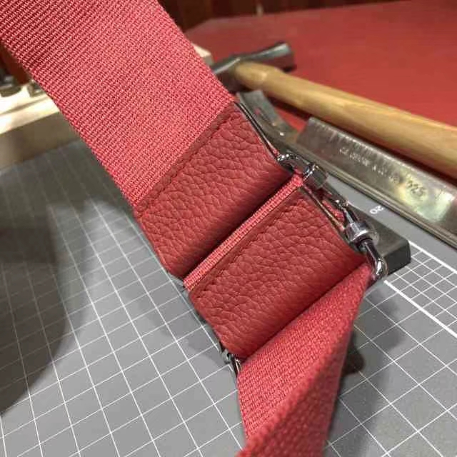 Hermes包包官网 爱马仕大红色顶级Togo牛皮伊芙林包Evelyne28CM