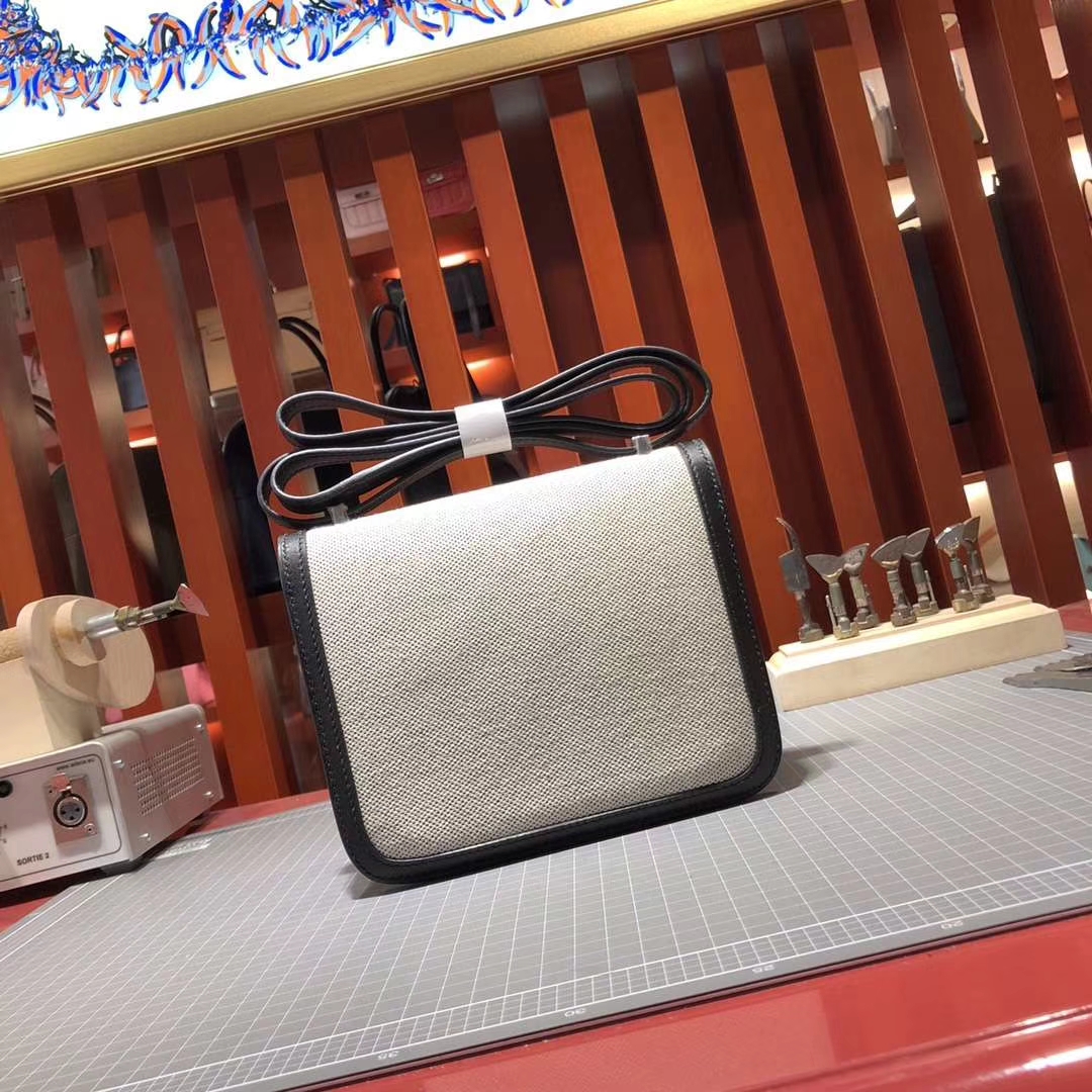 Hermes Constance19CM 爱马仕专柜同色帆布拼Swift牛皮空姐包 银扣