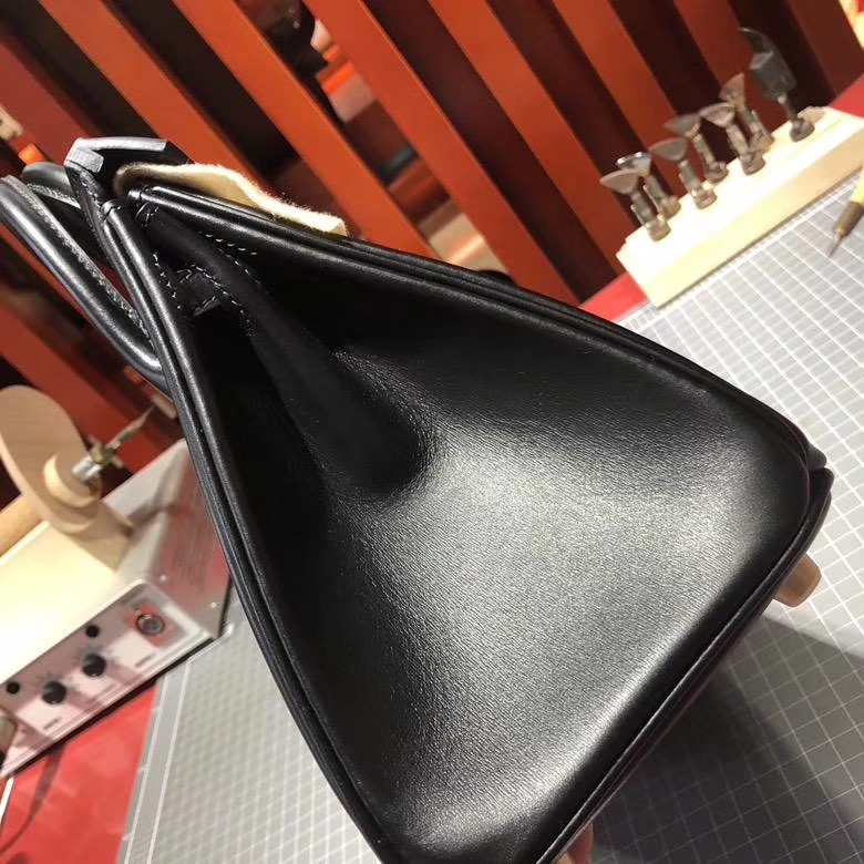 爱马仕铂金包价格 Hermes Birkin25CM 黑色原厂Box牛皮 金扣