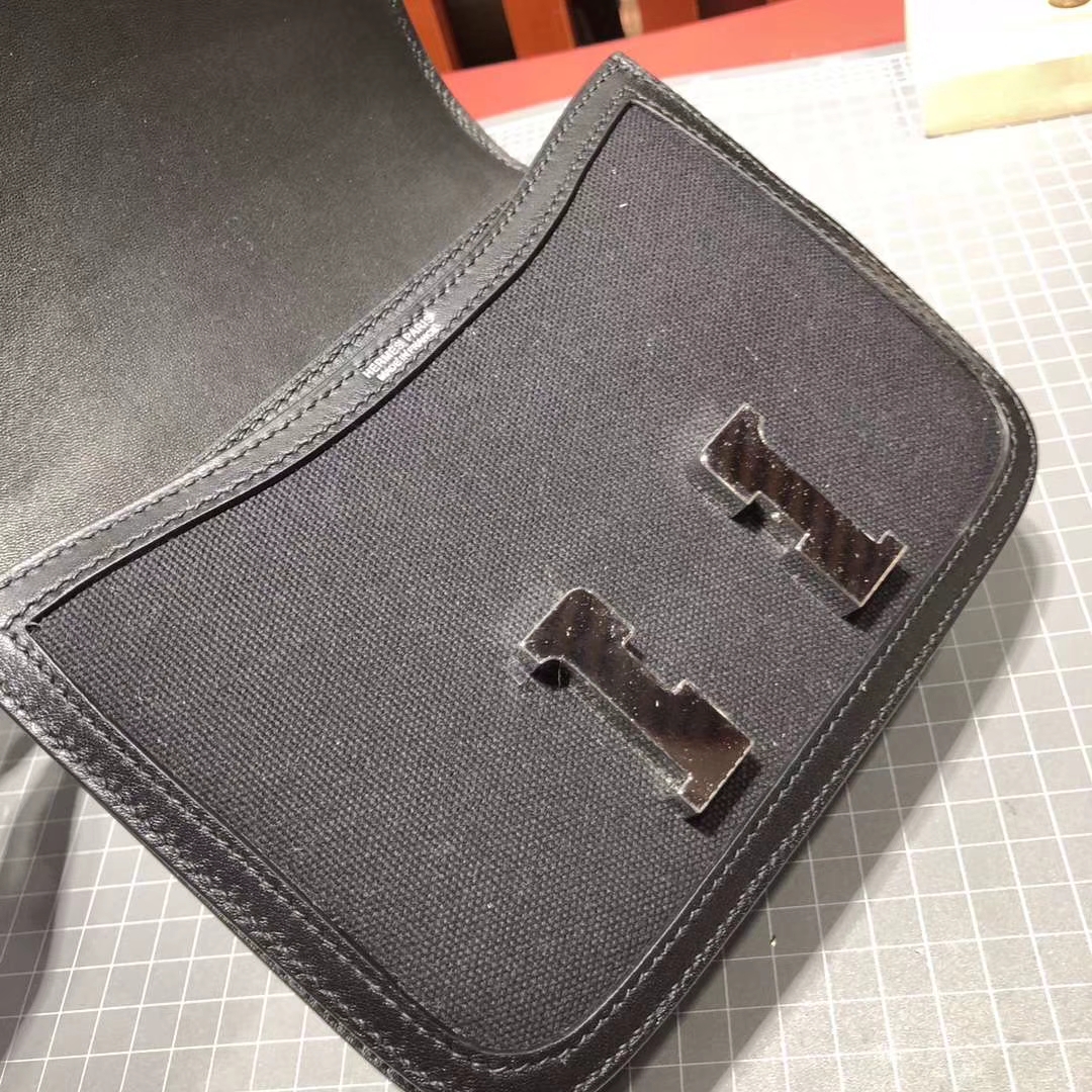 Hermes Constance19CM 爱马仕专柜同色帆布拼Swift牛皮空姐包 银扣