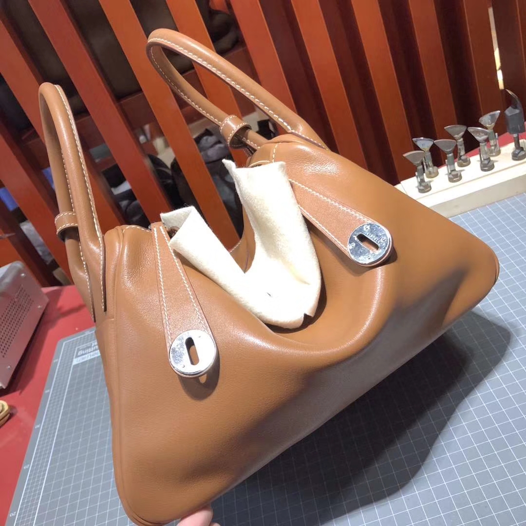 爱马仕Lindy女包 Hermes原厂Swift牛皮琳迪包Lindy30CM CK37金棕色 银扣