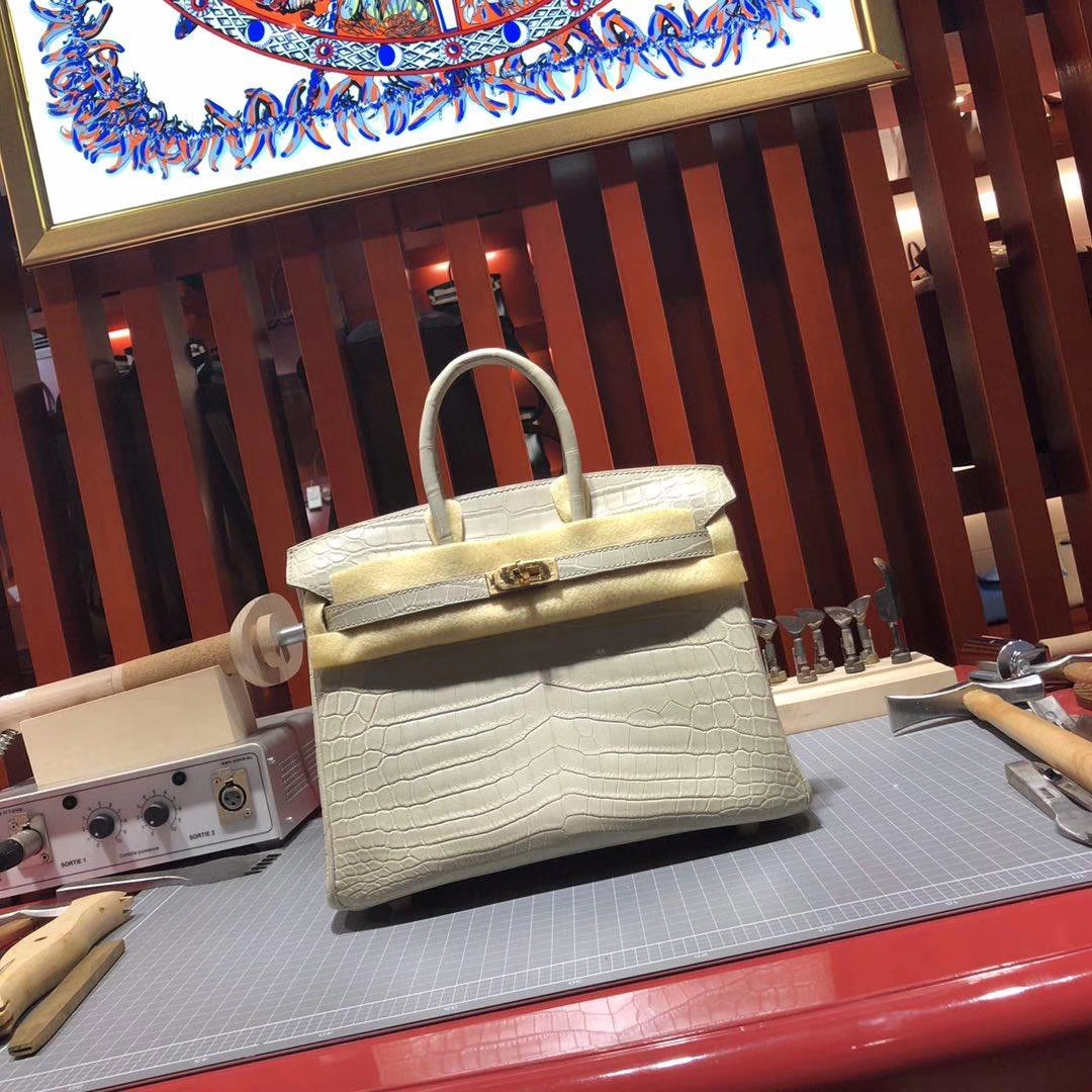 Hermes Birkin25CM 爱马仕8L奶油白雾面尼罗鳄鱼皮铂金包 金扣