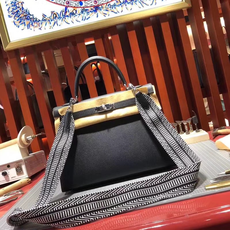 爱马仕外缝凯莉包 Hermes黑色Epsom牛皮Kelly28CM 搭配新款织带 银扣