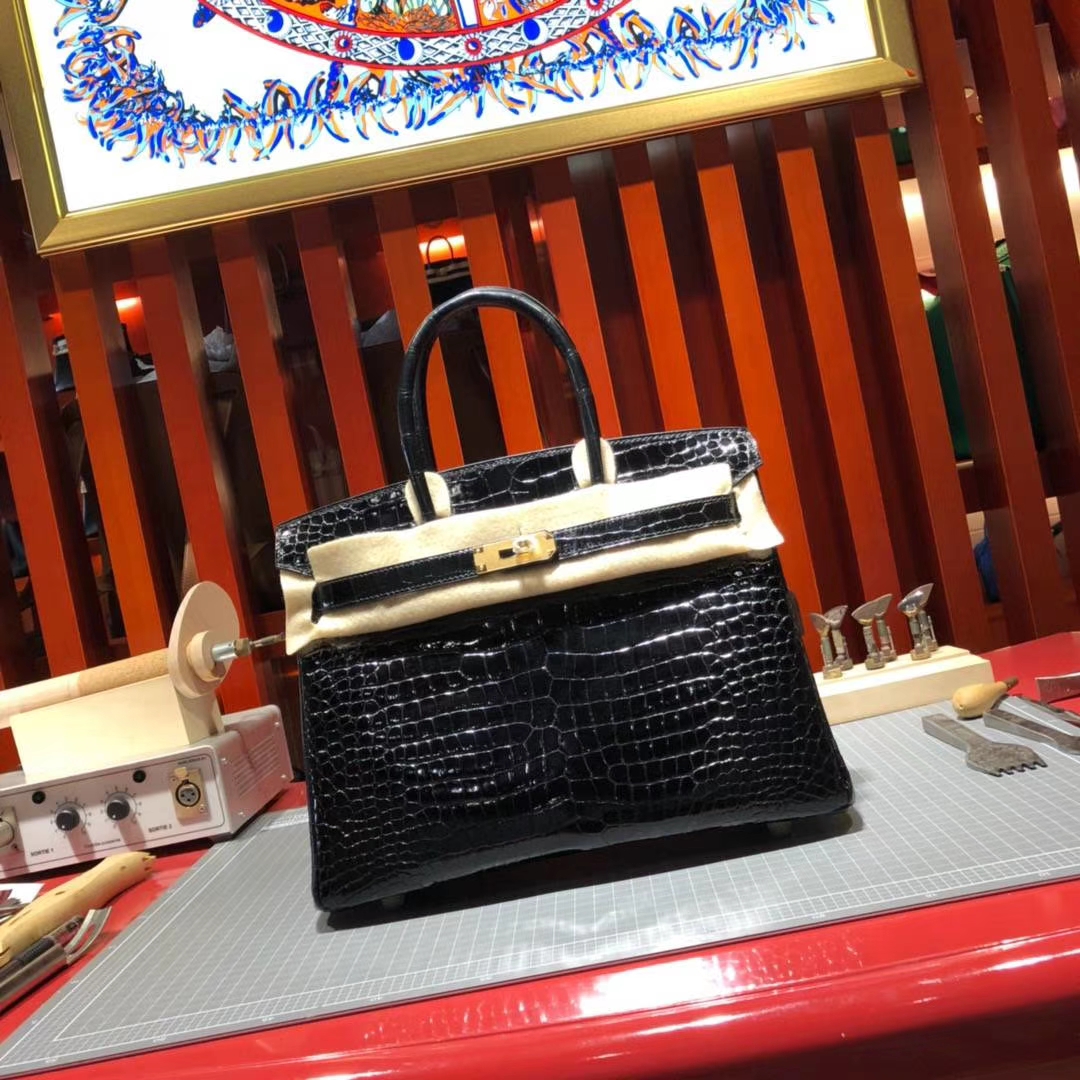 爱马仕铂金包 Hermes Birkin30CM 黑色亮面倒V湾鳄鱼皮 金扣