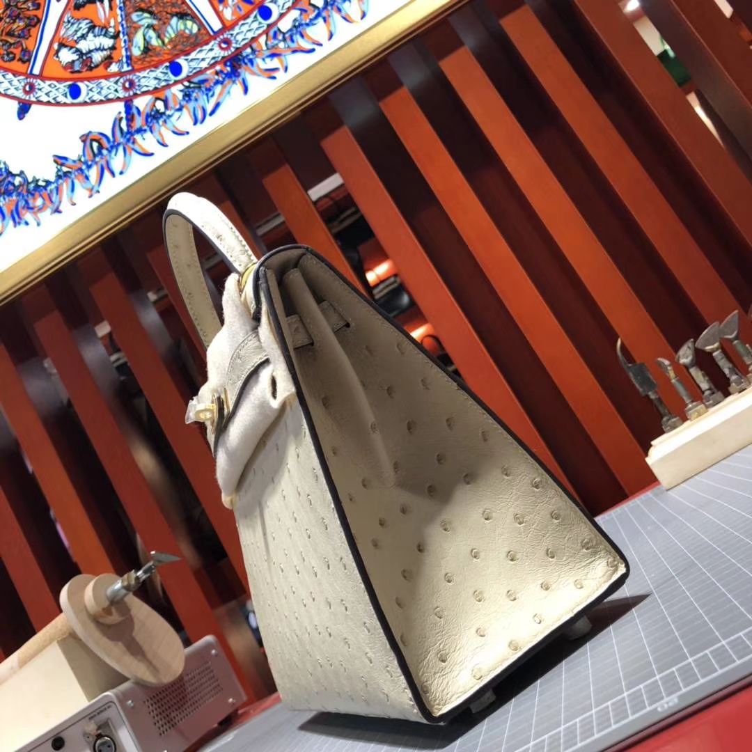 爱马仕Kelly包包 Hermes进口鸵鸟皮凯莉包Kelly25CM 3C羊毛白 金扣
