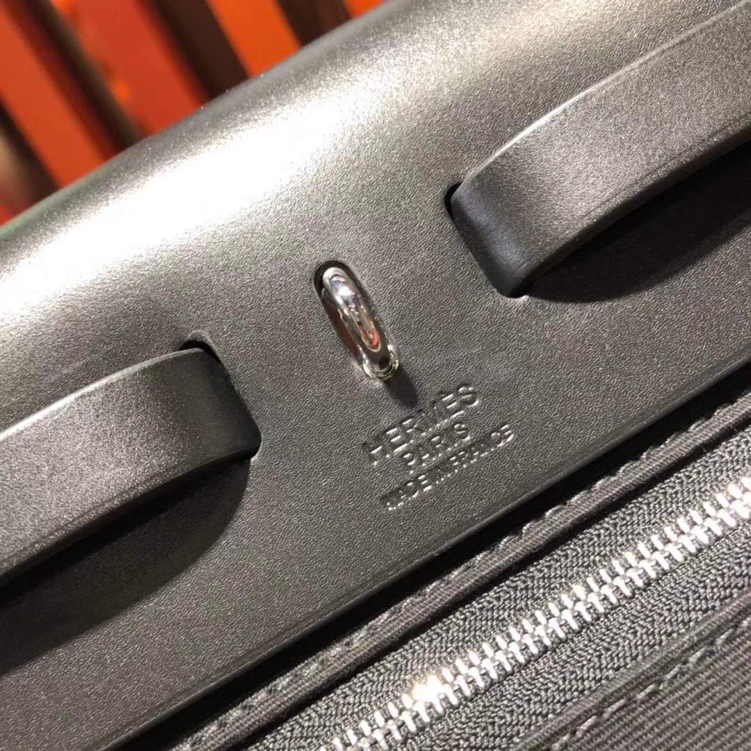 爱马仕包包批发 Hermes黑色马鞭皮拼帆布休闲Herbag手提单肩包31cm