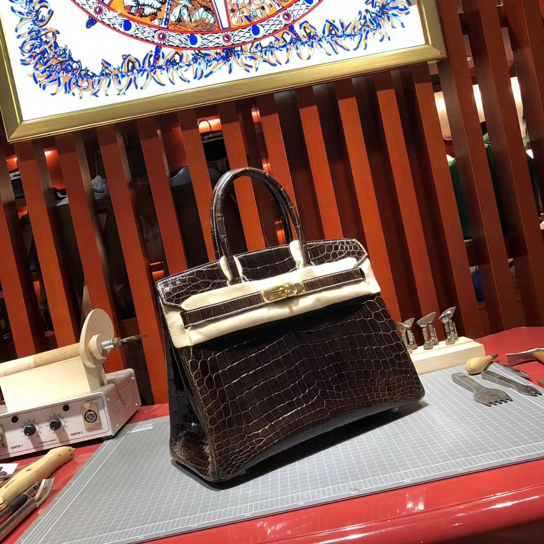 Hermes Birkin30CM 爱马仕巧克力啡亮面罗鳄鱼皮铂金包 金扣