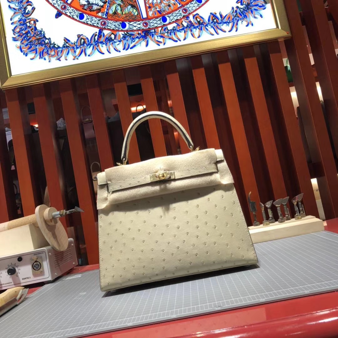 爱马仕Kelly包包 Hermes进口鸵鸟皮凯莉包Kelly25CM 3C羊毛白 金扣