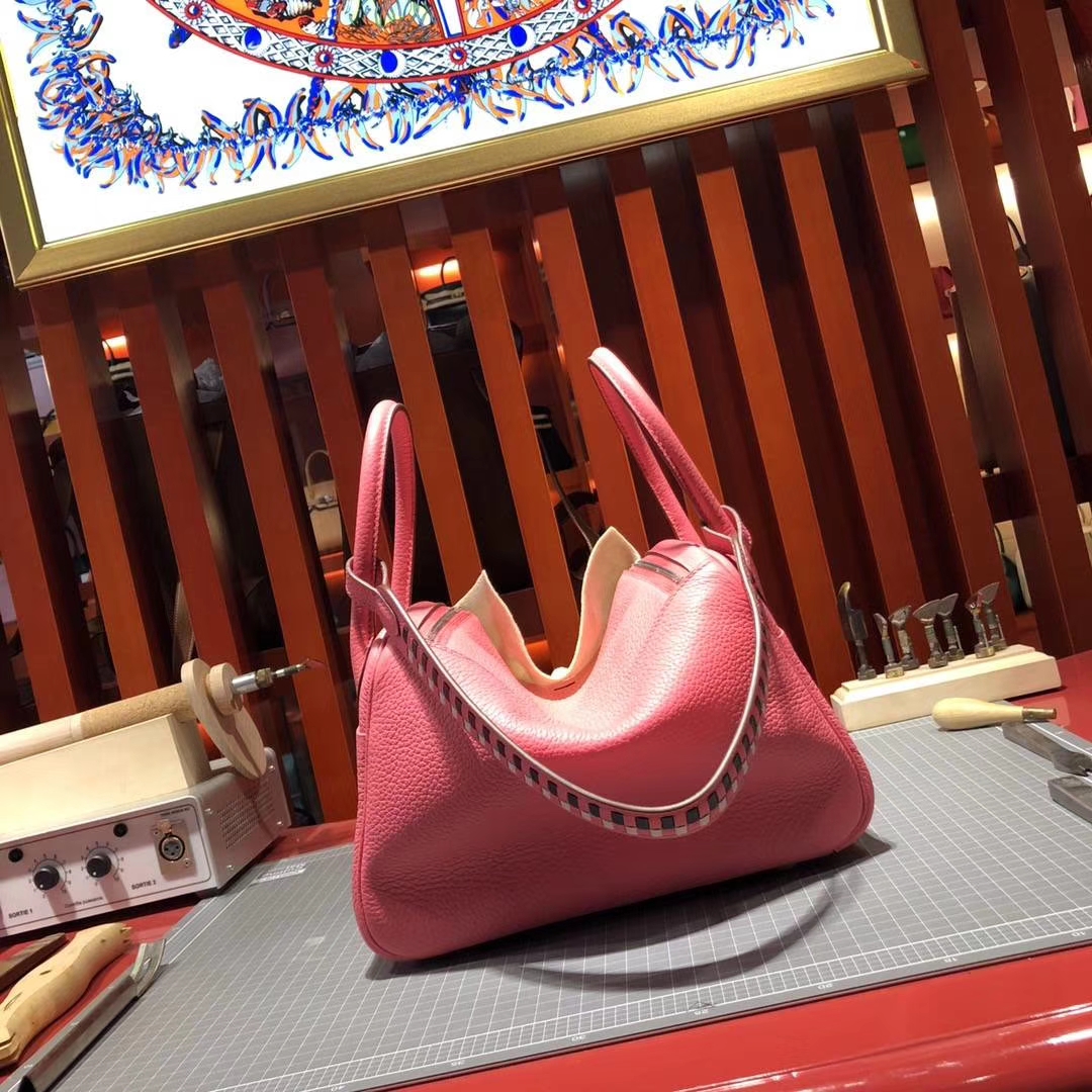 爱马仕琳迪包新款 Hermes Lindy26CM 唇膏粉Togo牛皮/Epsom编织肩带