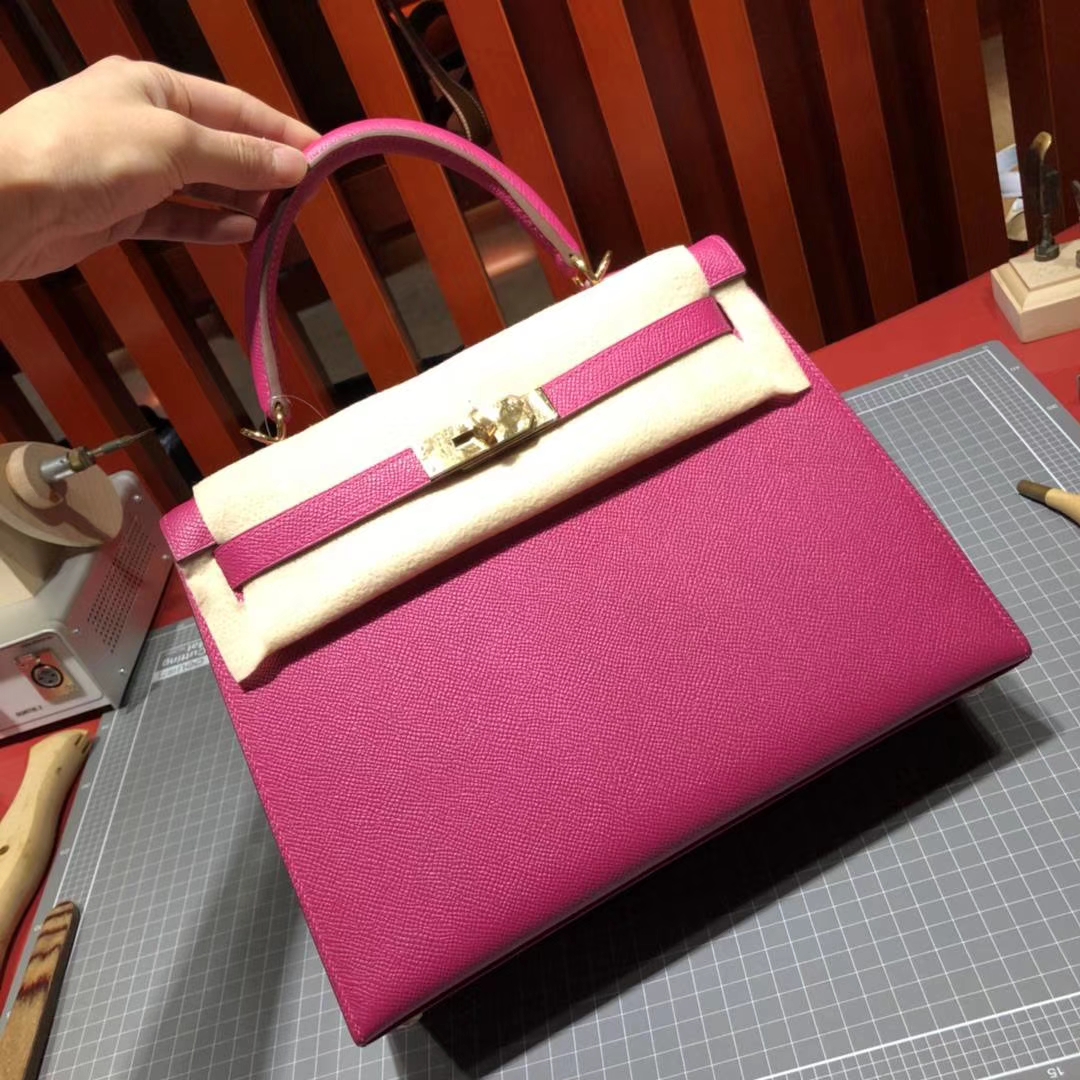 爱马仕Kelly包包 Hermes玫瑰紫原厂Epsom牛皮凯莉包Kelly28CM 金扣