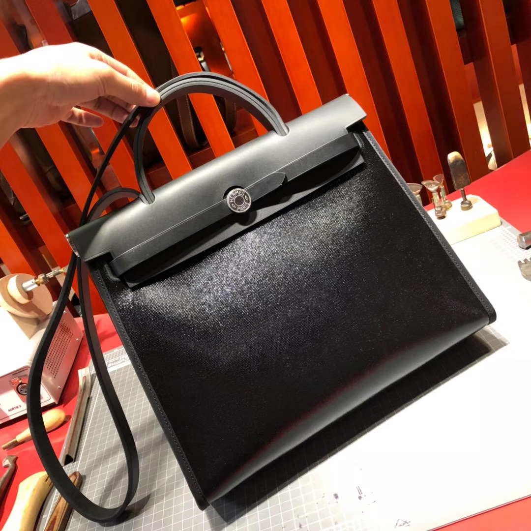 爱马仕新款包包 Hermes黑色马鞭皮拼帆布Herbag手提单肩包31cm