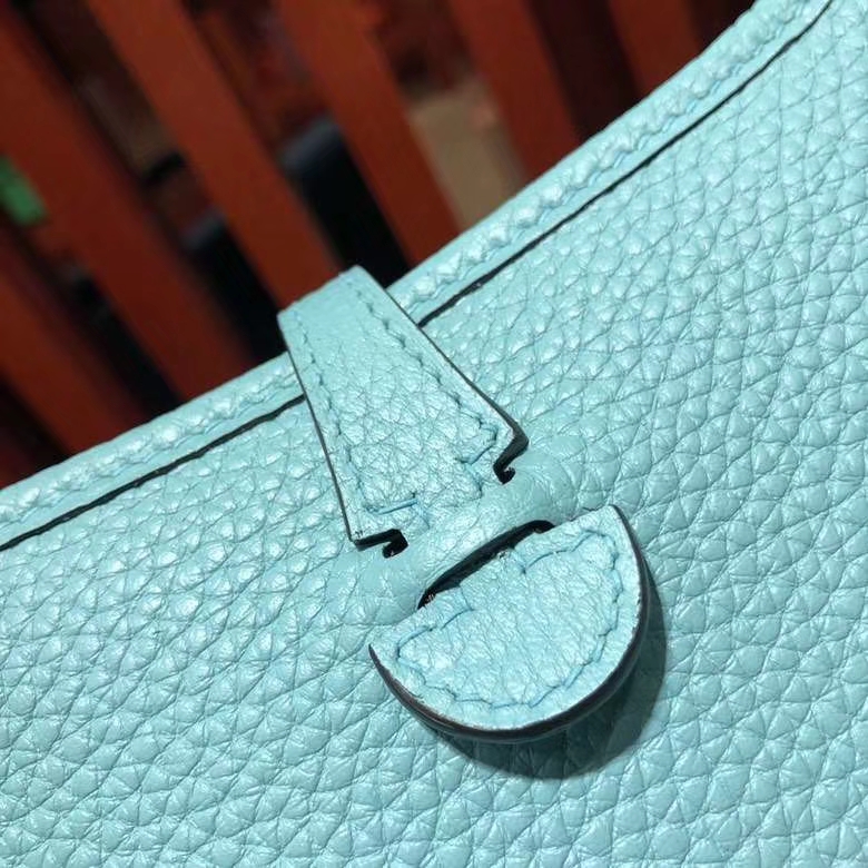 爱马仕伊芙林包 Hermes Evelyne16CM 3P马卡龙蓝Clemence牛皮 银扣