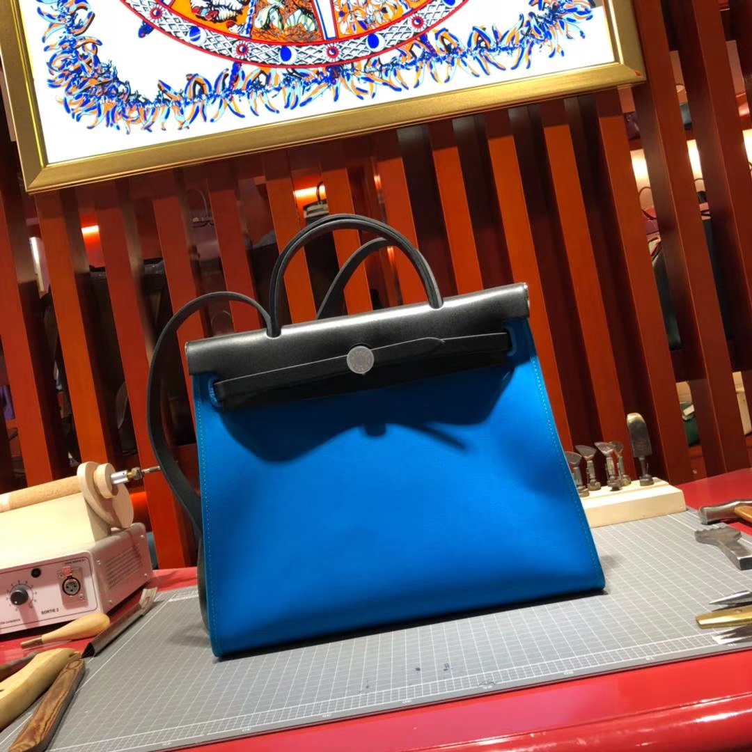 爱马仕新款包包 Hermes Herbag 黑色马鞭皮拼希腊蓝帆布休闲手提包 31cm