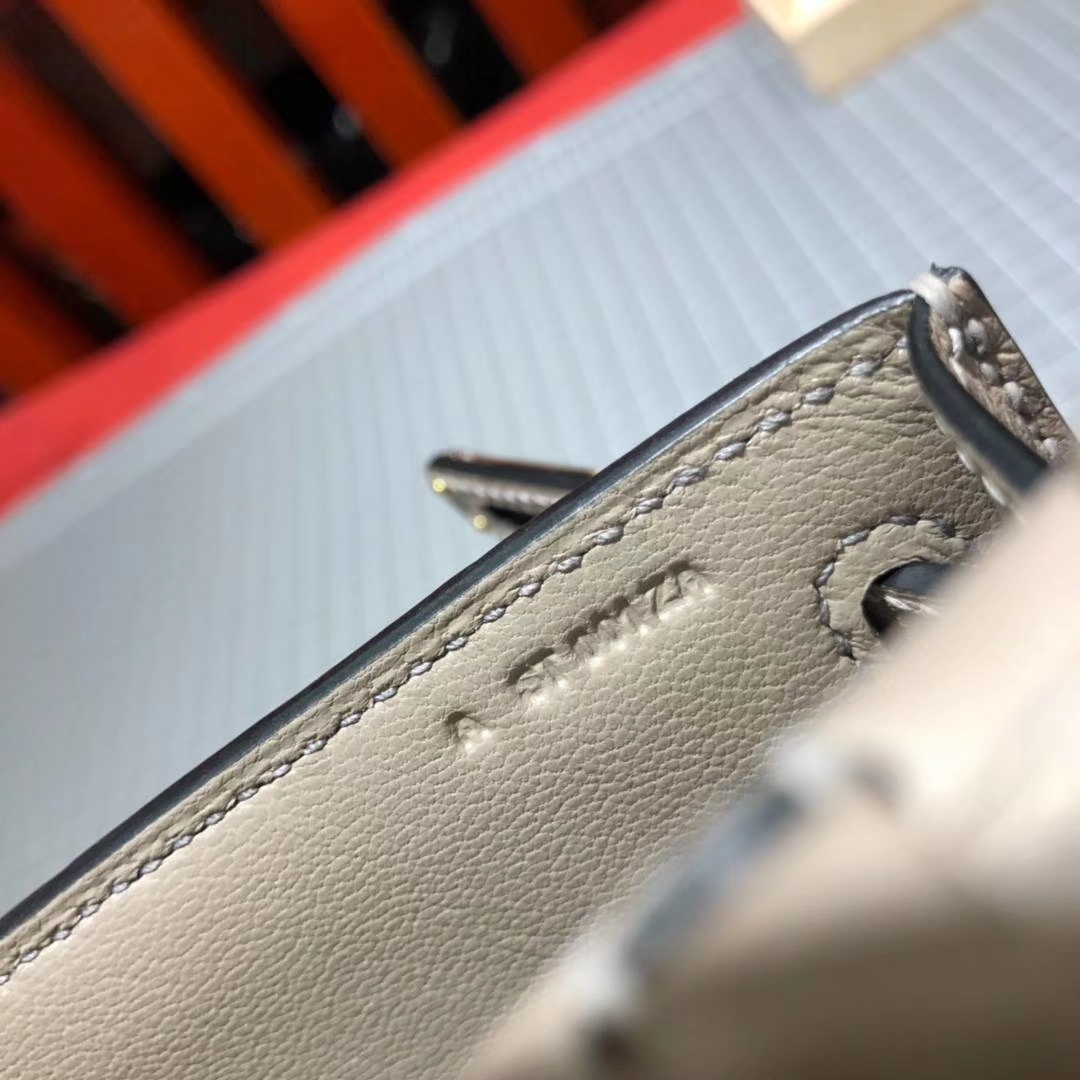 Hermes Minikelly Pochette22cm 爱马仕冰川灰顶级鸵鸟皮迷你凯莉包 金扣