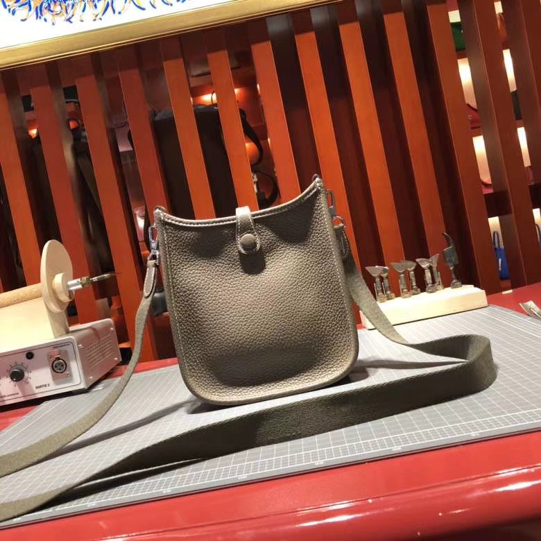Hermes Evelyne16CM 爱马仕伊芙林包 18大象灰Clemence牛皮 银扣