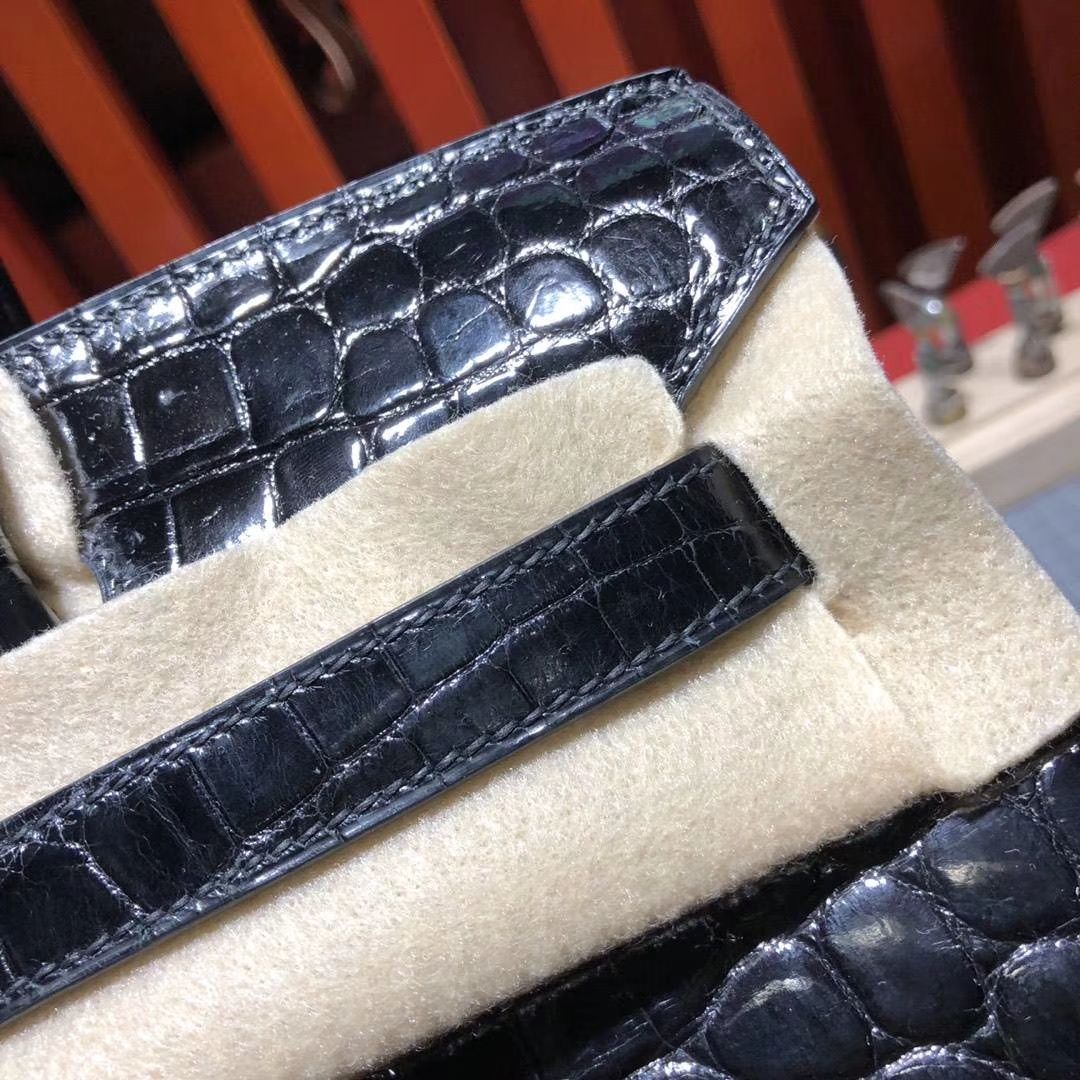 爱马仕铂金包价格 Hermes Birkin30CM 89黑色御用尼罗鳄 金扣
