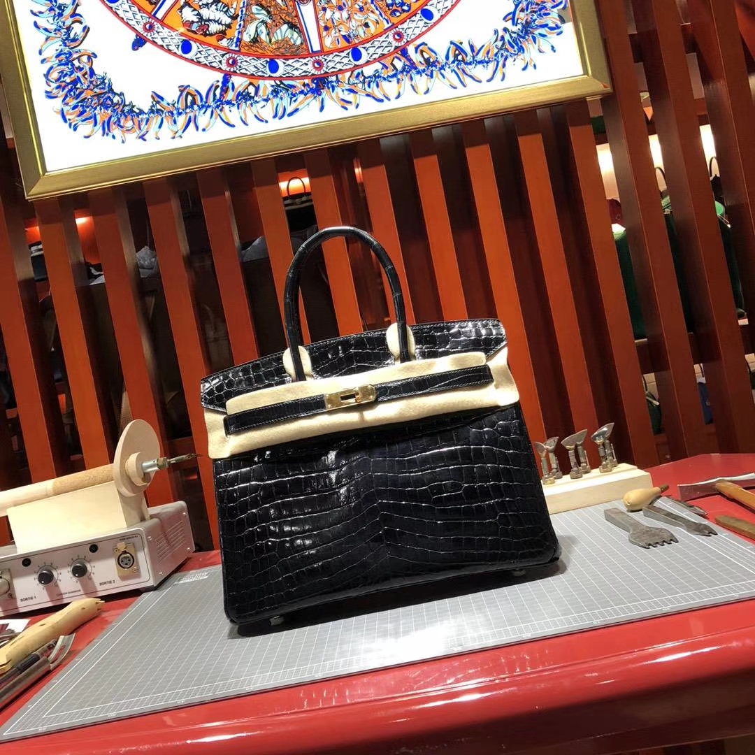 爱马仕铂金包价格 Hermes Birkin30CM 89黑色御用尼罗鳄 金扣
