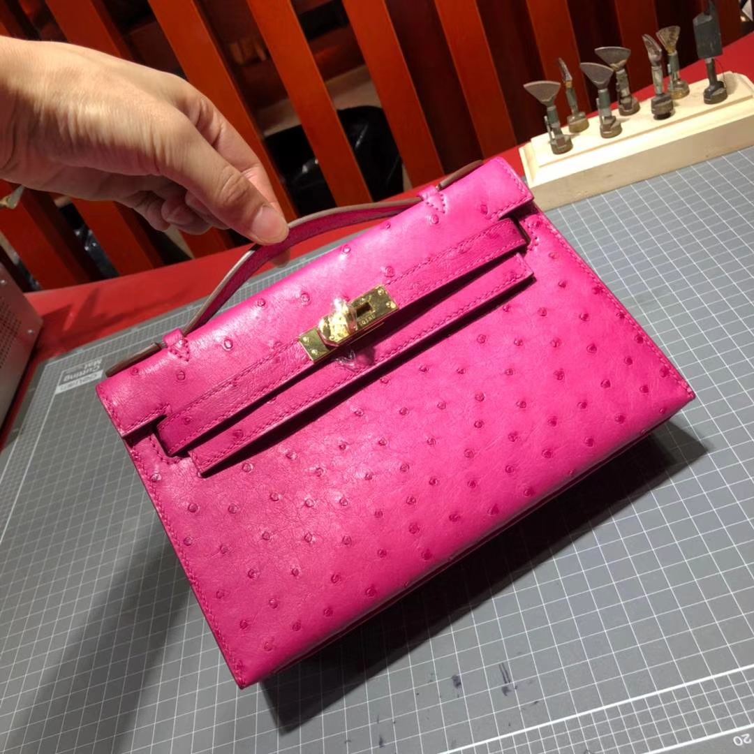 爱马仕包包官网 Hermes Minikelly Pochette 玫红色顶级鸵鸟皮迷你凯莉包