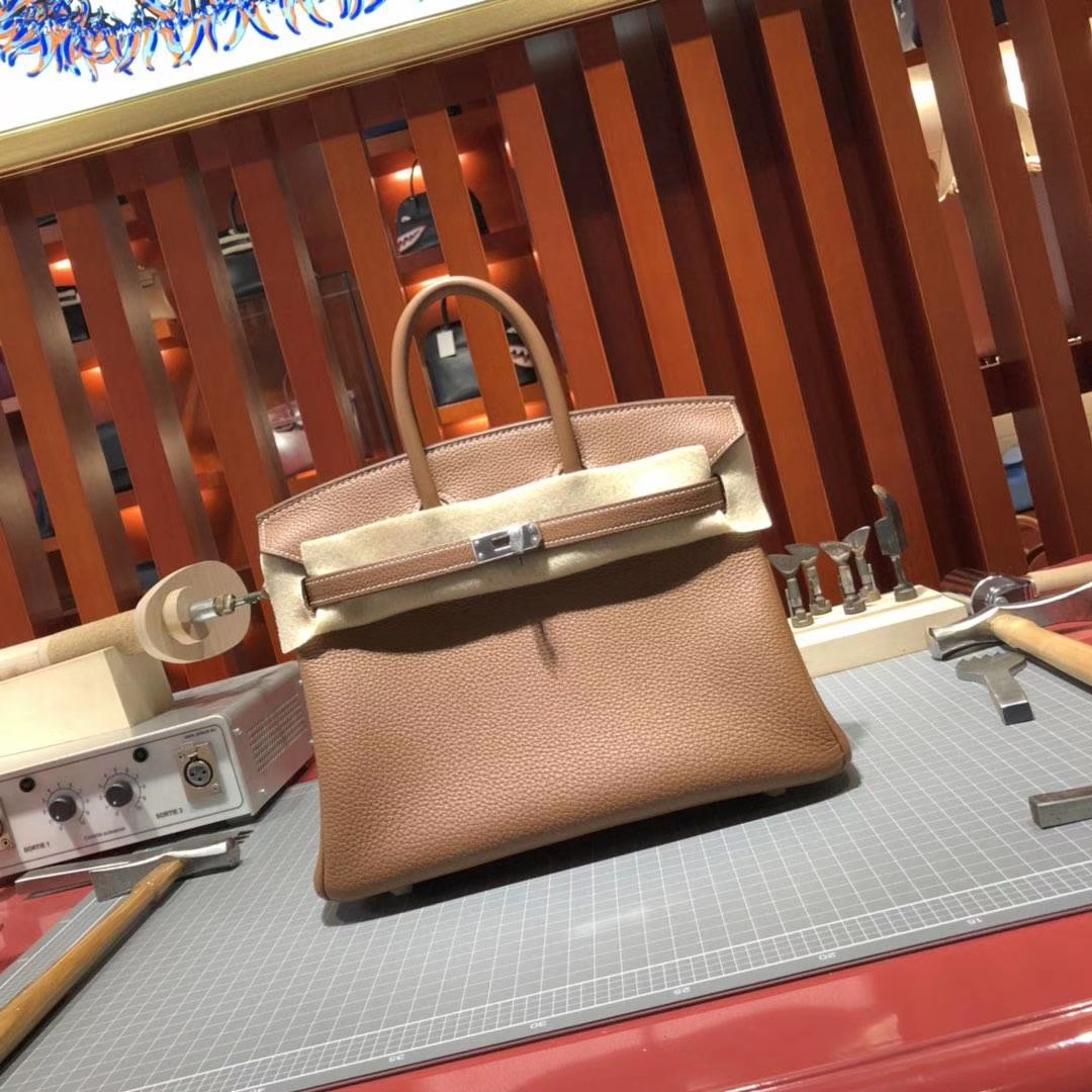 Hermes包包官网 爱马仕铂金包金棕色37 Gold Togo牛皮Birkin25CM 银扣