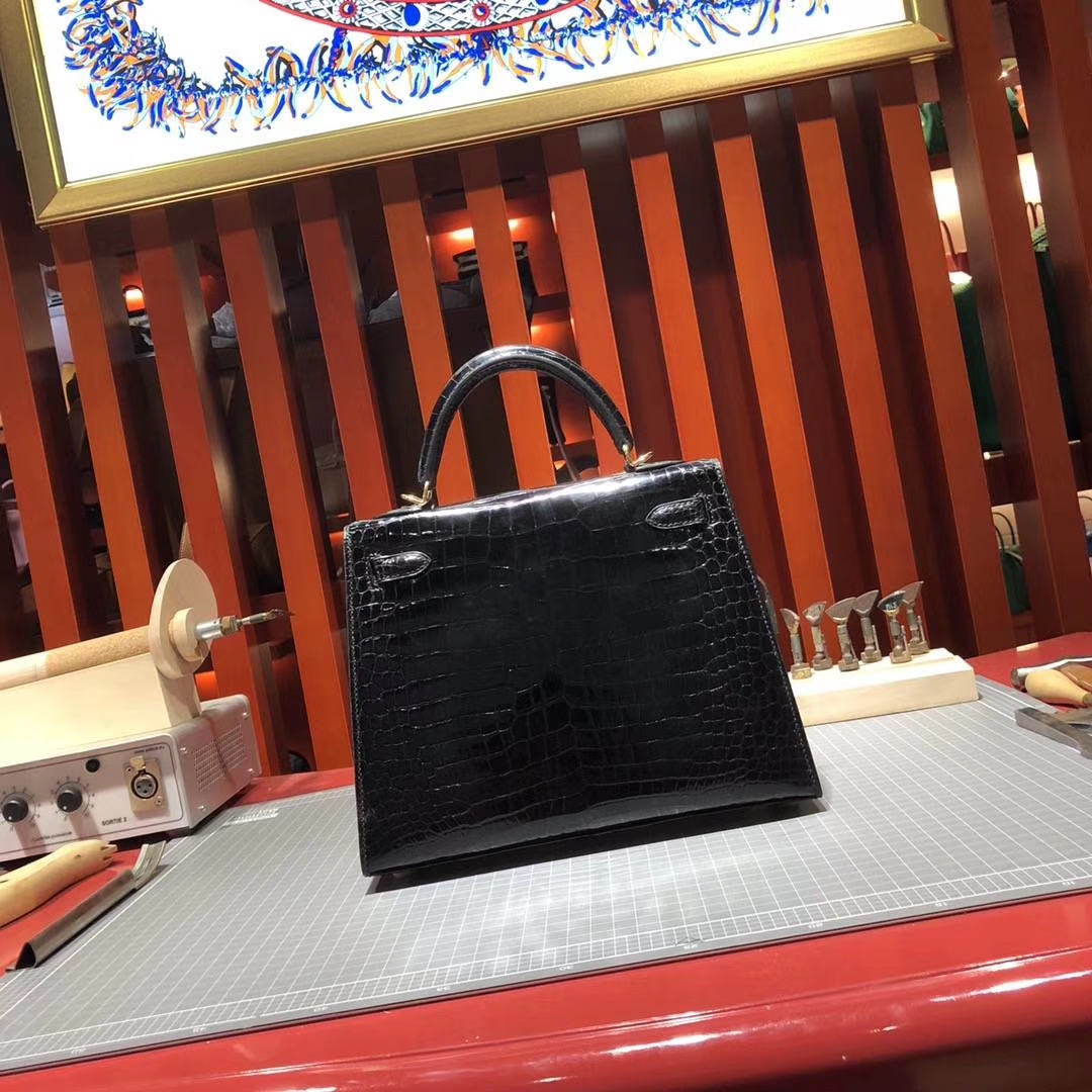 Hermes包包官网 爱马仕亮面尼罗鳄鱼皮凯莉包Kelly25CM 89黑色 金扣
