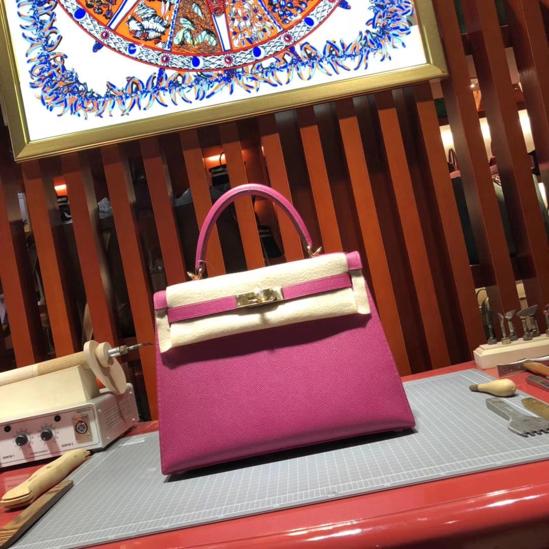 爱马仕Kelly包包 Hermes玫瑰紫原厂Epsom牛皮凯莉包Kelly28CM 金扣
