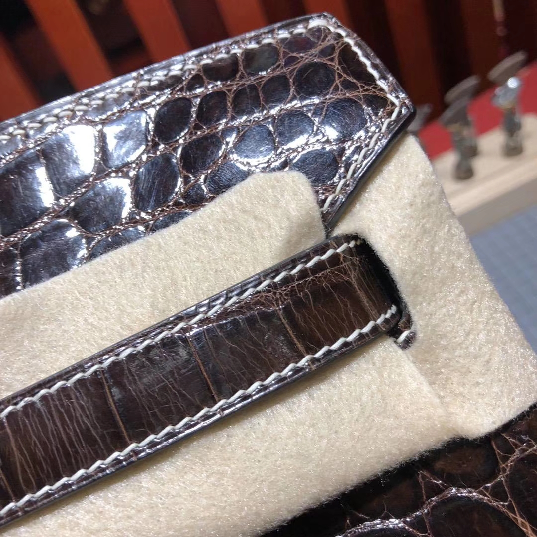 Hermes Birkin30CM 爱马仕巧克力啡亮面罗鳄鱼皮铂金包 金扣
