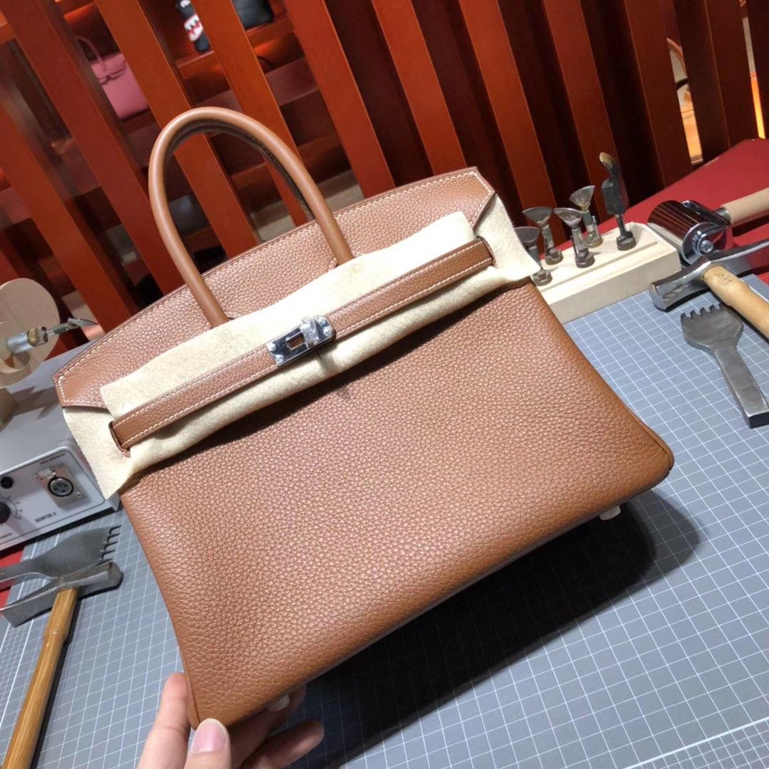 Hermes包包官网 爱马仕铂金包金棕色37 Gold Togo牛皮Birkin25CM 银扣