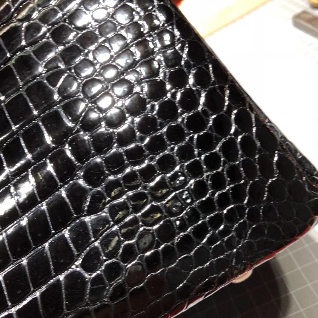 爱马仕铂金包 Hermes Birkin30CM 黑色亮面倒V湾鳄鱼皮 金扣