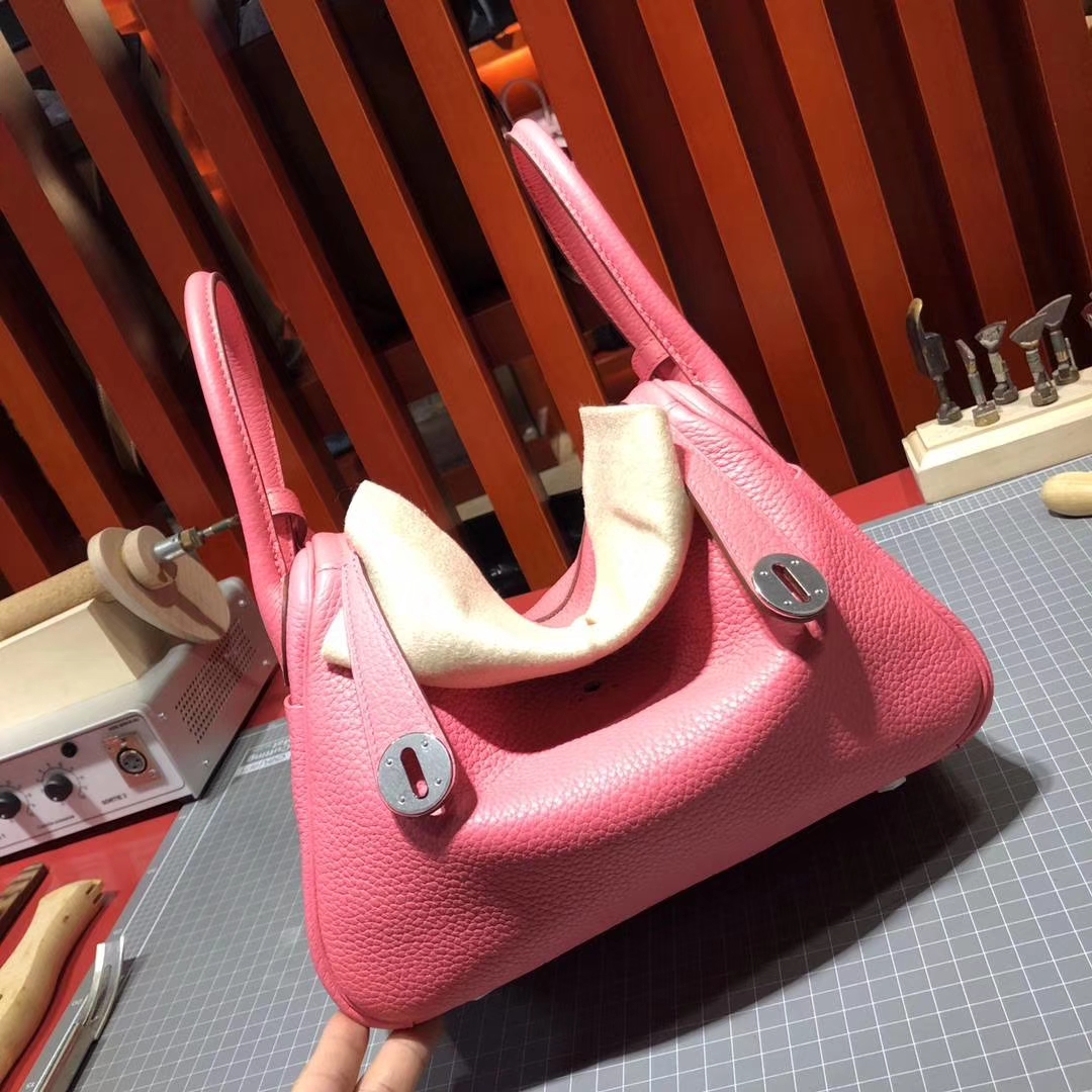 爱马仕琳迪包新款 Hermes Lindy26CM 唇膏粉Togo牛皮/Epsom编织肩带