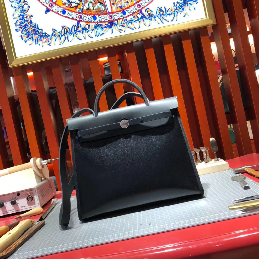 爱马仕新款包包 Hermes黑色马鞭皮拼帆布Herbag手提单肩包31cm