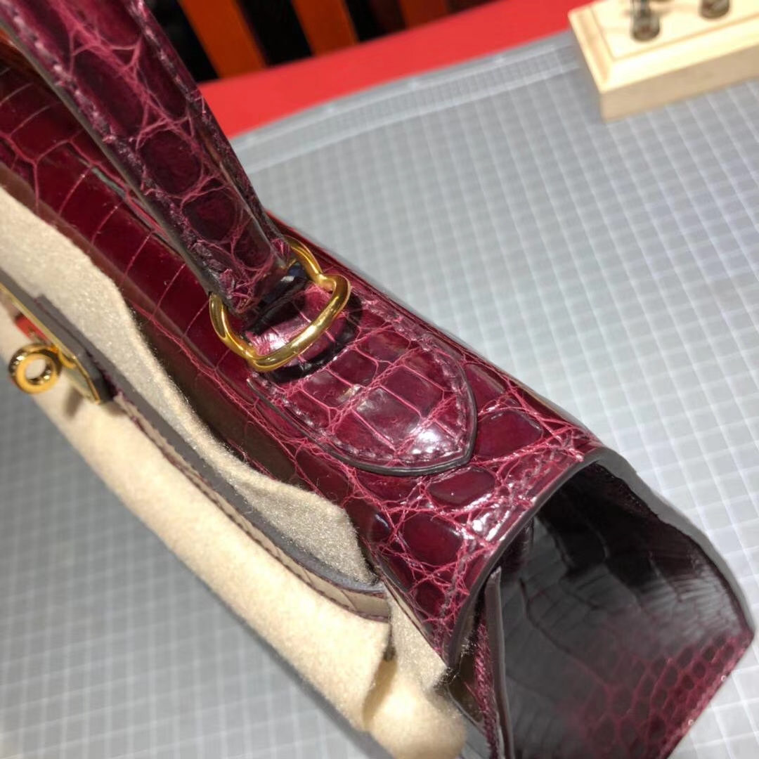 Hermes Kelly28CM 爱马仕波尔多酒红亮光尼罗鳄鱼皮凯莉包 金扣