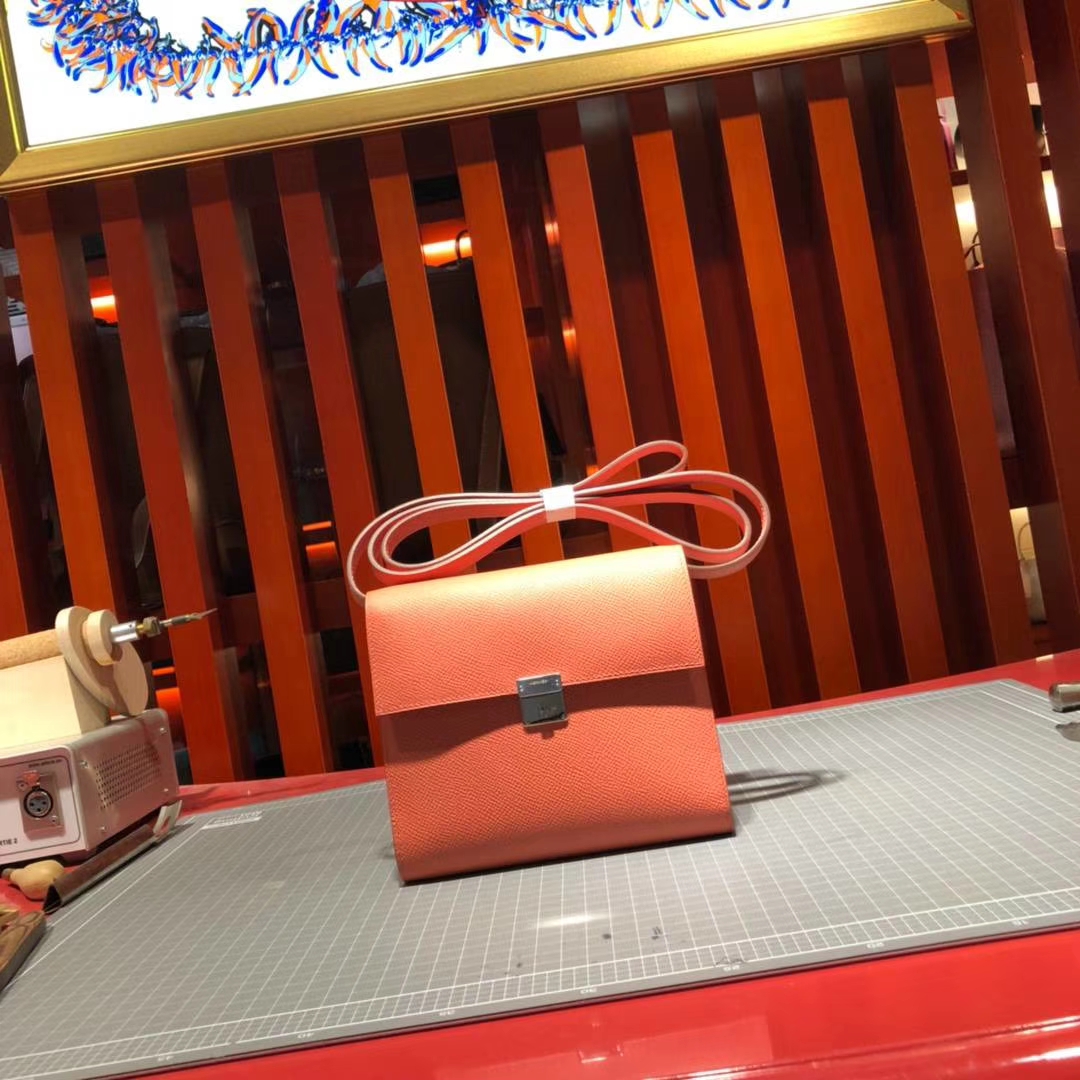 一件代发 Hermes爱马仕进口Epsom牛皮Clic新款单肩斜挎女包16CM 火烈鸟粉