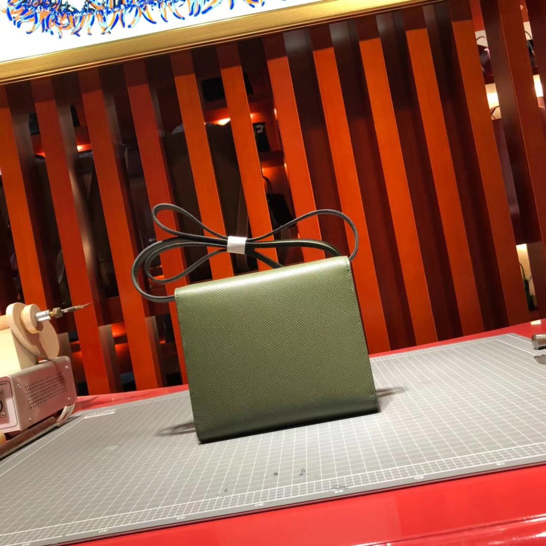 Hermes新款女包 爱马仕进口Epsom牛皮Clic16CM斜挎包单肩包 银扣