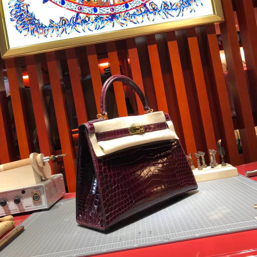 Hermes Kelly28CM 爱马仕波尔多酒红亮光尼罗鳄鱼皮凯莉包 金扣