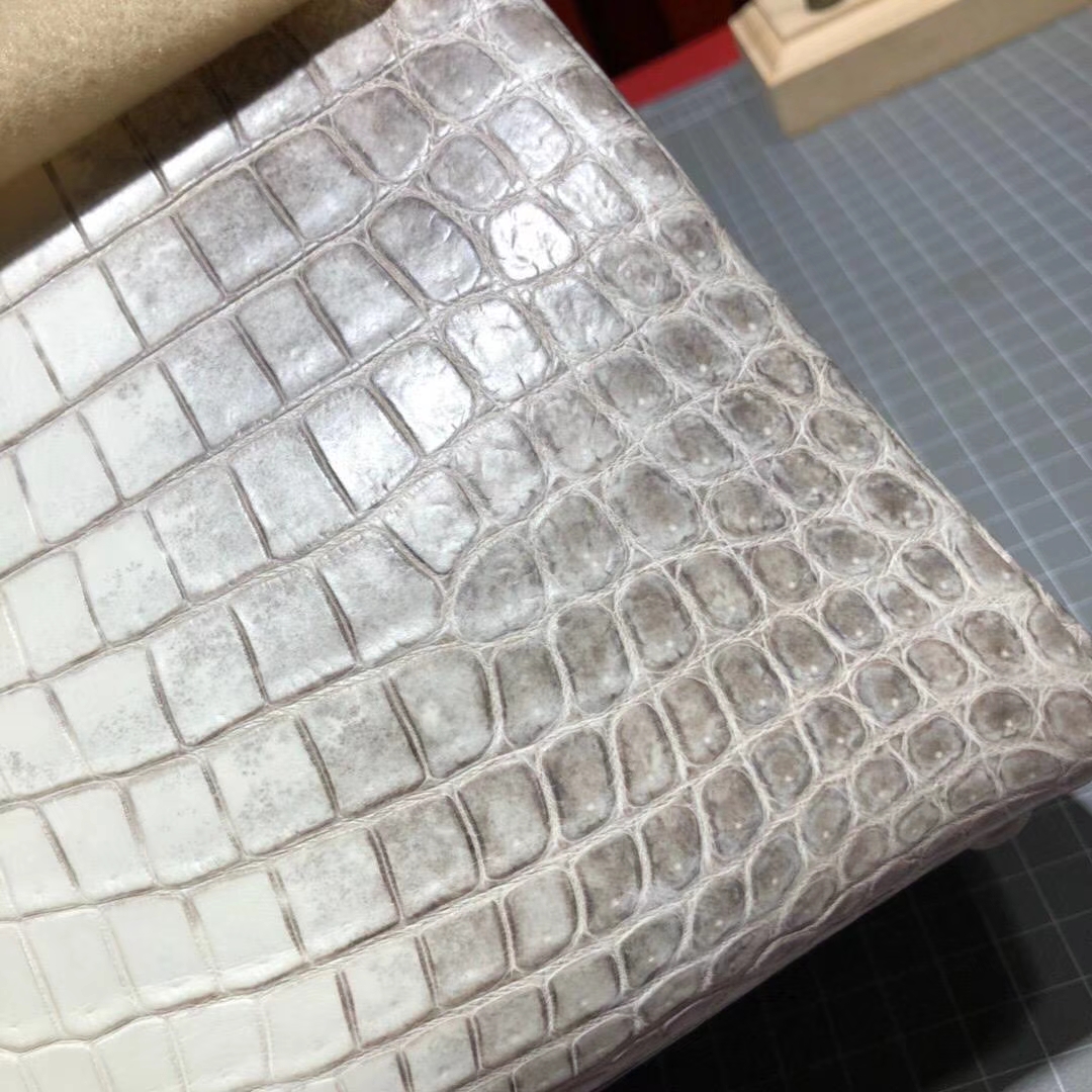 爱马仕凯莉包价格 Hermes Kelly28CM 喜马拉雅色亚光鳄鱼皮 银扣