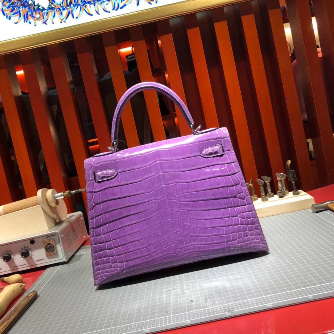 爱马仕新款凯莉包 Hermes Kelly28CM 薰衣草紫亮光尼罗鳄鱼皮 银扣